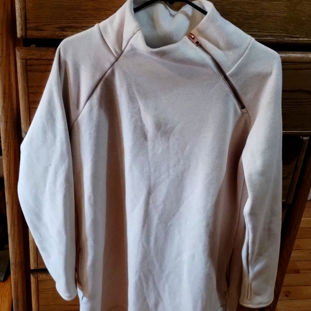 Long thick women's stylish pullover jacket